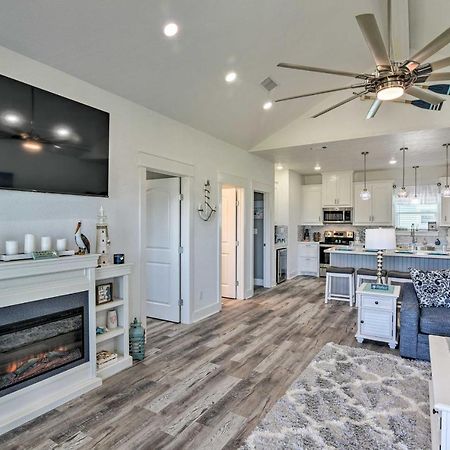 Bolivar Peninsula Beach House, Steps To Coast Bagian luar foto