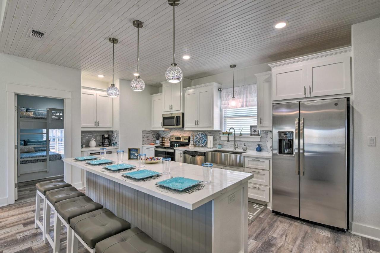 Bolivar Peninsula Beach House, Steps To Coast Bagian luar foto